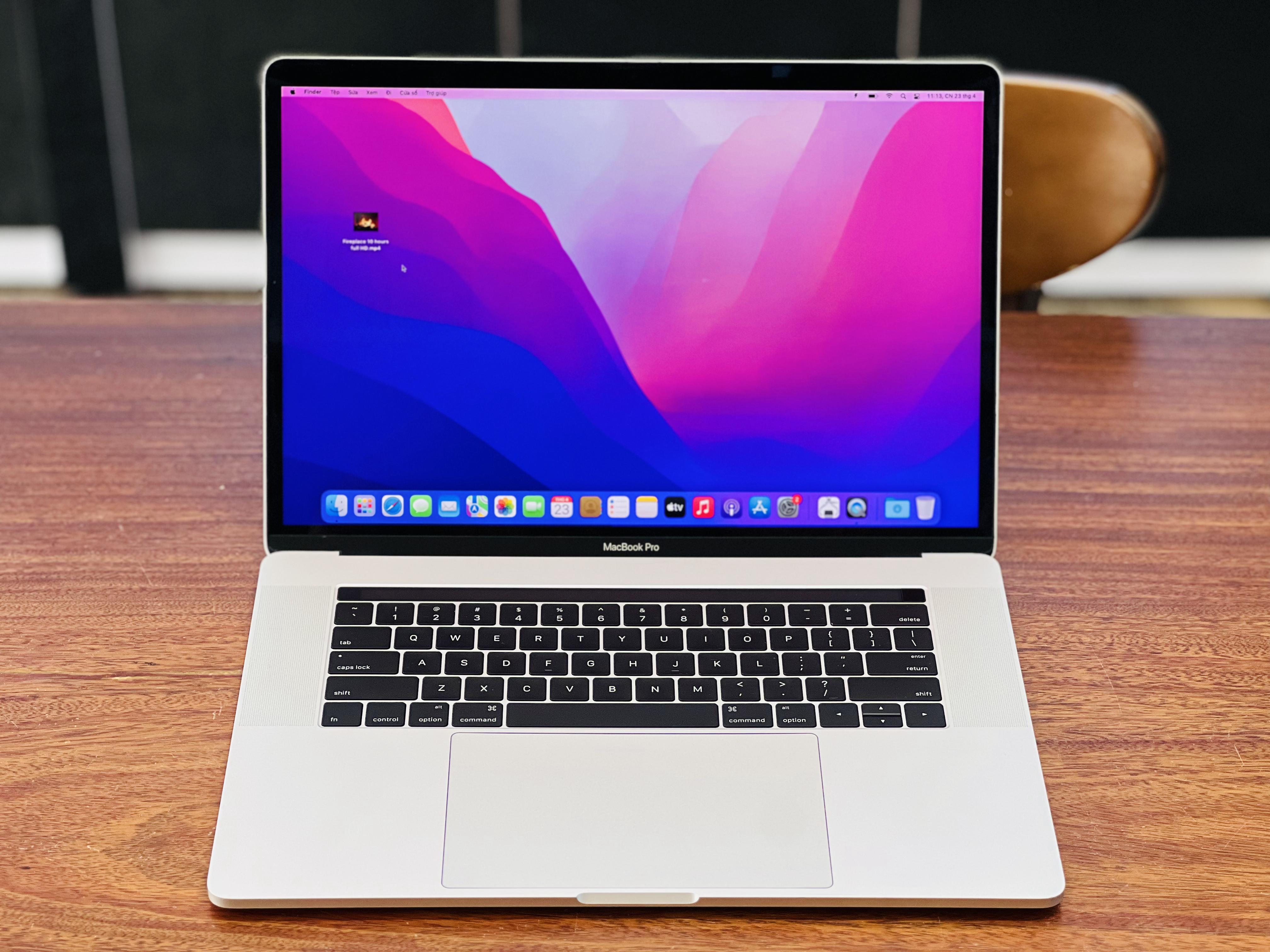 MacBook Pro Retina 2016 15 inch( i7 16G 512G Pro 455 2G)