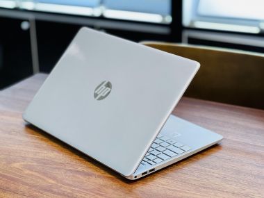 Laptop HP 15s fq1107TU i3 1005G1/8GB/256GB SSD