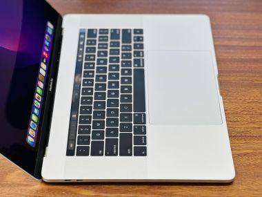 Macbook Pro 2016 15 inch i7 16G 512G Pro 455 2G