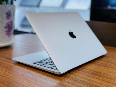 MacBook Air 2020 13 inch Core i5 8GB RAM 512GB SSD – Like New