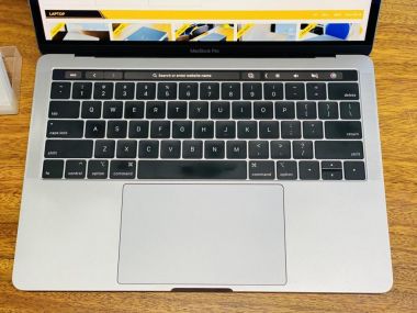 MacBook Pro 2019 13 inch touch bar Core i5 8GB RAM 128GB SSD – Like New