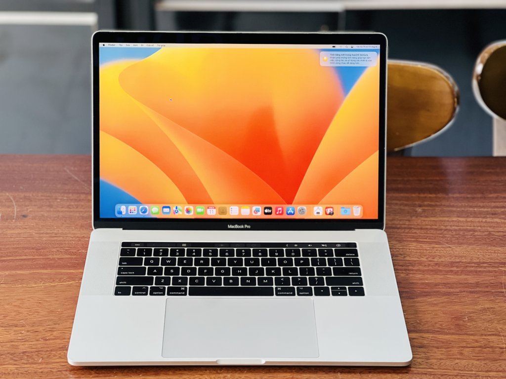 Macbook Pro 2017 15 inch i7 16G 1T AMD 4G 