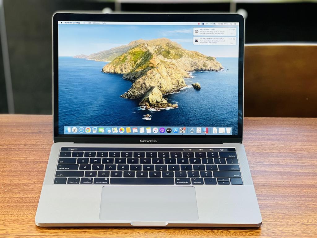MacBook Pro 2019 13 inch touch bar Core i5 8GB RAM 1T – Like New